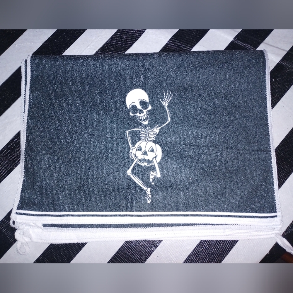 Halloween Mystery Box - Kinda - Picture 9 of 12